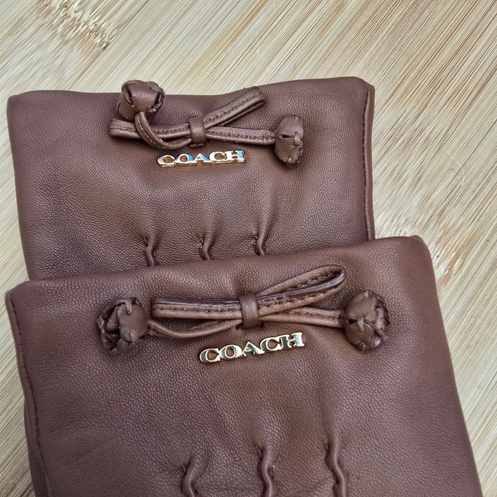 COACH Leather Gloves Size 7 F32708 100% Merino Wool Lined Brown Bow Detail - Picture 4 of 6